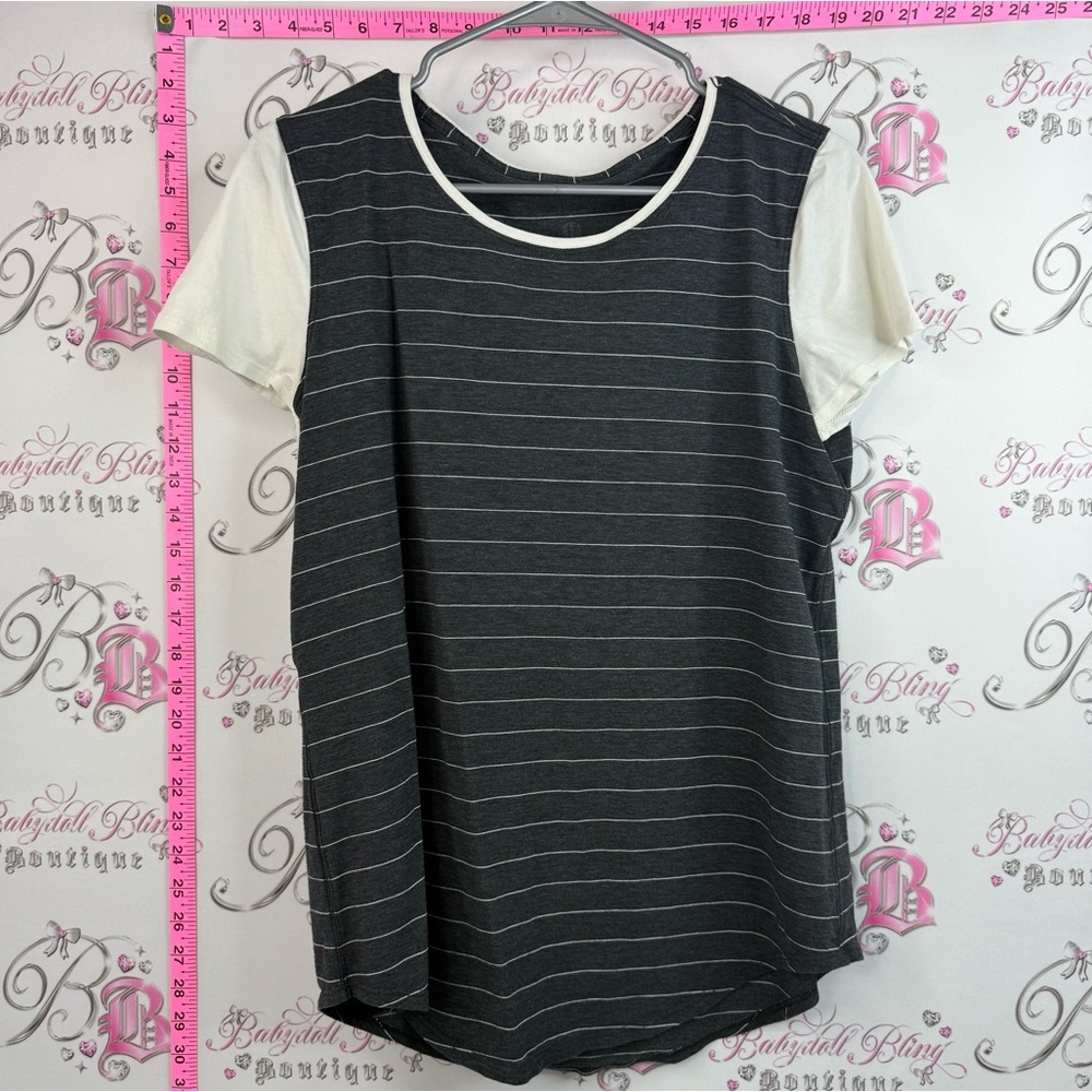 lululemon athletica T-shirt Charcoal Striped Short-Sleeve Tee with Cream Accents